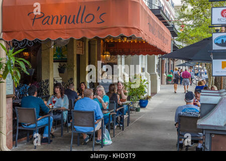 Café im Freien an der Park Avenue in Winter Park, Florida Vereinigte Staaten von Amerika Stockfoto