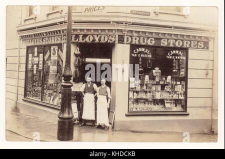 1900 Postkarte von Lloyds Drogerien, Caxton Place, Großbritannien Stockfoto