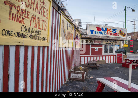 Die Außenseite des Duks Hot Dog stand im Westen der Stadt Stockfoto