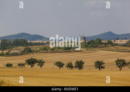 Blick von der Teufelsmauer Auf Die Teufelsmühle Stockfoto