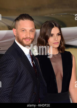 LONDON, ENGLAND - JULI 13: Tom Hardy, Charlotte Riley nimmt am 13. Juli 2017 an der Weltpremiere von "Dunkirk" am Odeon Leicester Square in London Teil. Personen: Tom Hardy, Charlotte Riley Transmission Ref: MNC76 Stockfoto