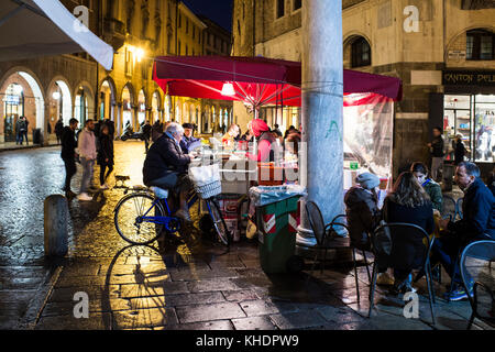 Italien, venetien, Padua, PIAZZA DELLA FRUTTA, STREET FOOD STAND Stockfoto