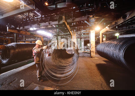 Produktion von Metall Draht Hüttenwerk Stockfoto