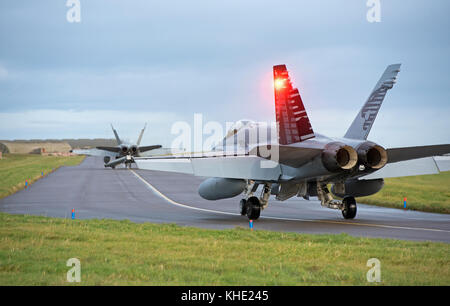 Swiss Air Force F/A 18 E Hornissen zu RAF Lossiemouth, Schottland für vier Wochen im November 2017 bereitgestellt. Stockfoto