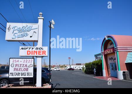 Yermo, USA - 26. Juli 2017: Peggy Sue's 50's Dinner. traditionellen amerikanischen Abendessen auf dem Weg nach Las Vegas. Stockfoto