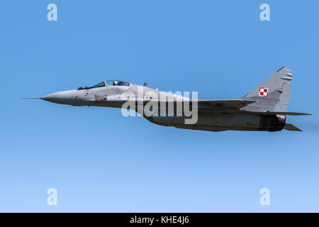 FLORENNES, BELGIEN - 15. Juni 2017: Polnische Luftwaffe MiG-29 Fulcrum-Kampfflugzeuge im Flug. Stockfoto