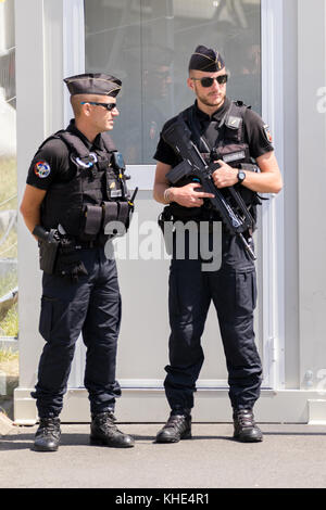 Paris, Frankreich, 23.Juni, 2017: bewaffneten Nationalen Gendarmerie auf der Hut auf der Paris Air Show 2017. Stockfoto