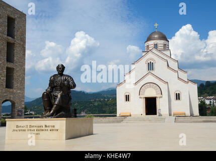 Petar Petrovic njegos Statue vor St. lazar Kirche in andricgrad Komplex in Visegrad, Bosnien und Herzegowina Stockfoto