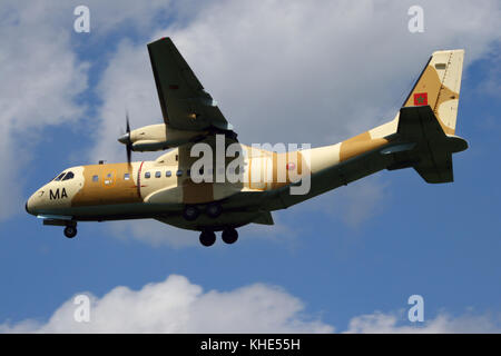 Volkel, Niederlande - 18.06.2009: Royal marokkanische Luftwaffe CASA CN-235 Frachtmaschine auf volkel Airbase. Stockfoto