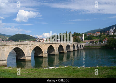 "Die Mehmet Pasa sokolovic Brücke" (xvi Jahrhundert) historische Brücke über die Drina in Visegrad, Bosnien und Herzegowina Stockfoto