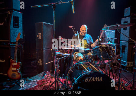 Die amerikanische Rockband Dinosaur Jr. spielt ein Live-Konzert im Amager Bio in Kopenhagen. Hier ist Drummer Murph live auf der Bühne zu sehen. Dänemark, 09/11 2016. Stockfoto