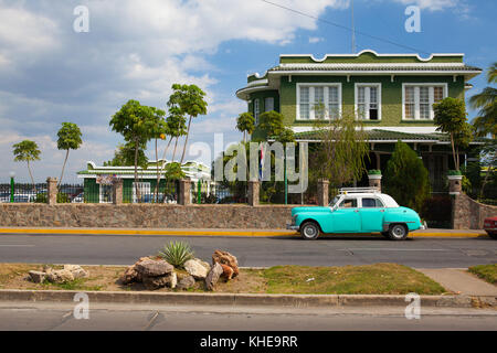 Cienfuegos, Kuba - Januar 28,2017: alte Kolonialgebäude. cienfuegos Cienfuegos, der Hauptstadt der Provinz, ist eine Stadt an der Südküste Kubas. Das cit Stockfoto