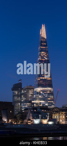 Der Shard, 310 Meter hoch, und eine der neuen ikonischen Gebäuden oppposite das Finanzviertel der Stadt London, England. Stockfoto