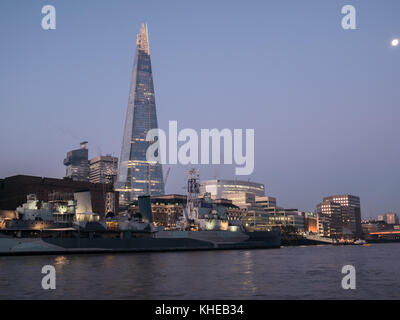 Der Shard, 310 Meter hoch, und eine der neuen ikonischen Gebäuden oppposite das Finanzviertel der Stadt London, England. Stockfoto