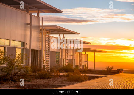 Alma Camp, Atacama, Chile - Feb. 15, 2011: Sonnenuntergang über Almas Basislager Stockfoto