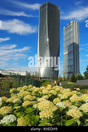 Europa, Italien, Lombardei, Mailand, Wolkenkratzer in Citylife Bezirk, Torre Hadid (185 m) von Zaha Hadid Torre Allianz ausgelegt (209 m), entworfen von Arata Isozaki Stockfoto