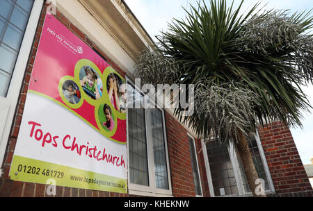 Gesperrt am 0001. November 17 EINE allgemeine Ansicht der Tops Day Nursery in Christchurch, Bournemouth, die die Verwendung von Glitzer verboten hat, wegen der Bedenken über die Schäden, die es tut, um die Umwelt. Stockfoto