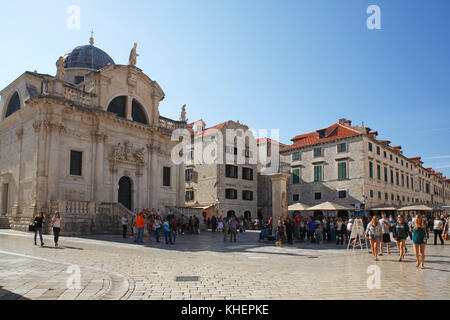 Luza Platz und Kirche Sveti Vlaho in der historischen Altstadt von Dubrovnik, Dalmatien, Kroatien Stockfoto