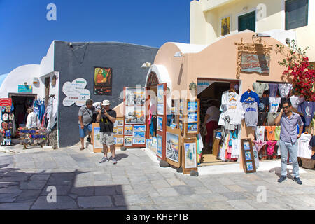 Souvenir Läden entlang der Kraterrand Pfad, Oia, Santorin Insel, Kykladen, Ägäis, Griechenland Stockfoto