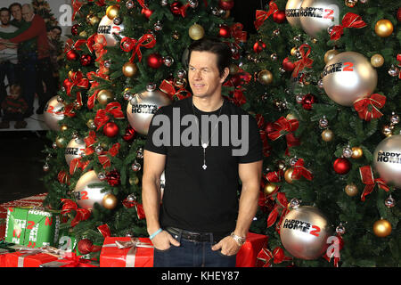 London, Großbritannien. 16 Nov, 2017. Mark Wahlberg, Daddy's Home 2-UK Premiere, Leicester Square, London, UK. 16 Nov, 2017. Foto von Richard Goldschmidt Credit: Rich Gold/Alamy leben Nachrichten Stockfoto