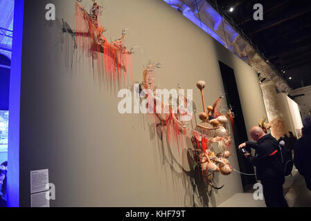 7. November 2017: Rina Banerjees Skulpturen sind in ''˜VIVA ARTE VIVA auf der 57. Internationalen Kunstausstellung in Venedig, Italien zu sehen. Credit: C) ImagesLive/ZUMA Wire/Alamy Live News Stockfoto