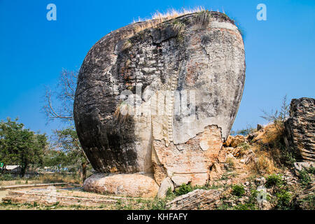 Von guardian Statue vor mingun pahtodawgyi Pagode ruinieren, Myanmar. (Birma) Stockfoto