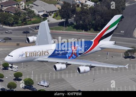 Emirates Airbus A380-800 "la Dodgers' am Flughafen LAX. Stockfoto