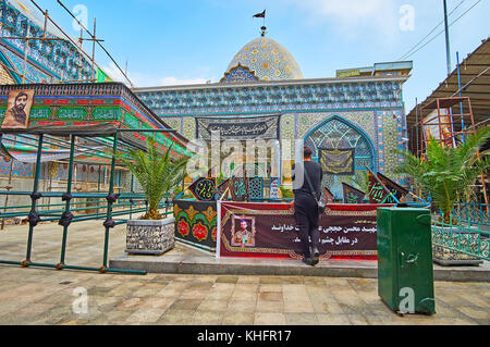 Teheran, Iran - 11. Oktober 2017: Besuch der emamzadeh zeyd heiligen Schrein, Inmitten der Gassen von Grand Bazaar, am 11. Oktober in Teheran. Stockfoto