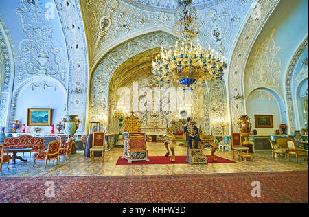 Teheran, Iran - Oktober 11, 2017: Die Rezeption Hall (talar-e Salam) ist das herausragende Wahrzeichen der Golestan Palast mit erhaltenen Dekore, Möbel ein Stockfoto