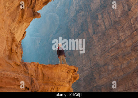 Lokalen Guide am Wadi Rum. Jordanien, Naher Osten Stockfoto