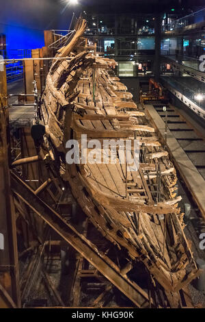 Das Wrack der Mary Rose in der Mary Rose Museum, Portsmouth Historic Dockyard, Hampshire, England, Großbritannien Stockfoto