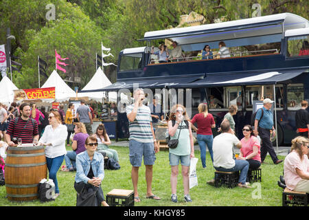 Sydney, Australien. 18. November 2017. Samstag, 18. November 2017. Australiens größter Essen und Wein Festival ist am Circular Quay und den Rocks von Sydney, Australien, am 18. und 19. November 2017 statt. Quelle: Martin Berry/Alamy leben Nachrichten Stockfoto