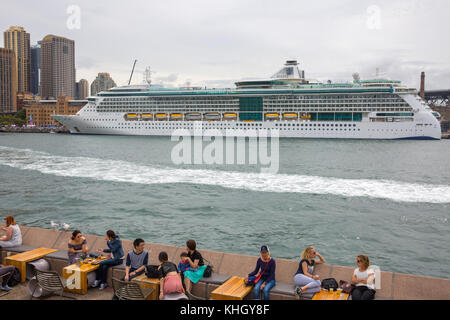 Sydney, Australien. 18. November 2017. Samstag, 18. November 2017. Ausstrahlung der Meere kommt in den Hafen von Sydney. Quelle: Martin Berry/Alamy leben Nachrichten Stockfoto