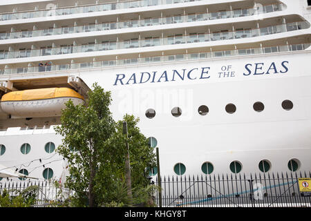 Sydney, Australien. 18. November 2017. Radiance of the Seas Kreuzfahrtschiff Schiff vertäut am Sydney Overseas Passenger Terminal, Samstag, November 2017 18. Quelle: Martin Berry/Alamy leben Nachrichten Stockfoto