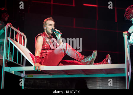 Liverpool, Großbritannien, 18. November 2017 Lee latchford - Evans, Claire Richards, Lisa Scott - Lee, Faye tozer und Ian 'h' Watkins der britischen Dance-pop-Gruppe, die bei der Echo Arena durchführen, Liverpool auf Ihre Schlagzeile "Party auf der Tanzfläche' Tour 18/11/2017 Foto: Gary Mather/alamy leben Nachrichten Stockfoto