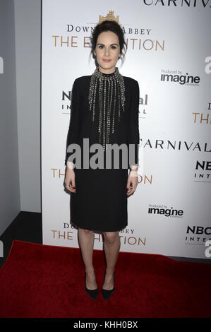 Michelle Dockery besucht die Eröffnung der 'Donwton Abbey: The Exhibition' in der 218 West 57th Street am 17. November 2017 in New York City. Verwendung weltweit Stockfoto