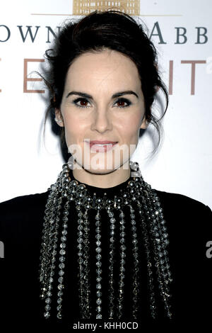 Michelle Dockery besucht die Eröffnung der 'Donwton Abbey: The Exhibition' in der 218 West 57th Street am 17. November 2017 in New York City. Verwendung weltweit Stockfoto