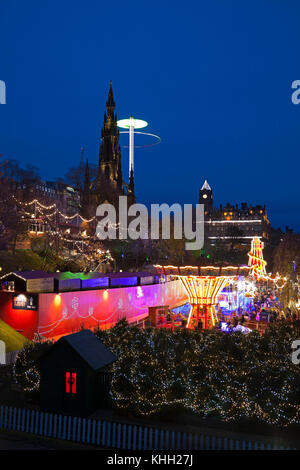 Edinburgh, Schottland, Großbritannien. 19 Nov, 2017. Weihnachten Licht Nacht einschalten. Stockfoto