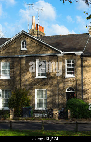 Viktorianische Terrasse auf dem neuen Platz, das Stadtzentrum von Cambridge, Cambridgeshire, England, UK. Stockfoto