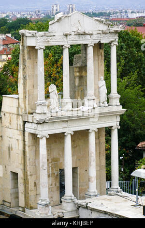 Das römische Theater von Plovdiv ist weltweit einer der am besten erhaltenen antiken Theater, im Stadtzentrum von Plovdiv, Bulgarien. Es war constructe Stockfoto