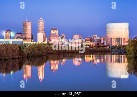 Indianapolis, Indiana, USA Skyline auf dem White River. Stockfoto