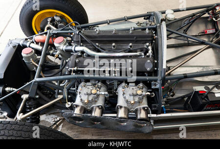 In der Nähe von Coventry Climax Motor in einem klassischen Lotus auf der Rennstrecke, bei der Silverstone Classic 2017 Stockfoto