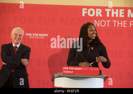 Dawn Butler, Schatten Frauen und Gleichstellungsfragen beim Minister für Arbeit, gibt eine Rede über die Jugendkultur eingeführt haben von John McDonnell. Stockfoto