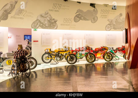 Berühmte Motorräder und Ducati Geschichte auf der factory Ducati Museum, Via Antonio Cavalieri Ducati, 3, 40056, Bologna Borgo Panigale BO, Italien Stockfoto