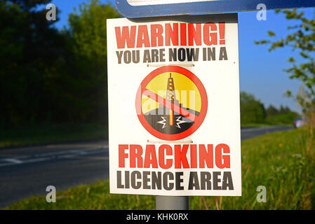 Warnsignal für Fracking Lizenz an Sutton Bank Ryedale Yorkshire Großbritannien Stockfoto