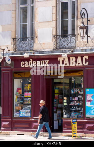 Street Scene Tabac shop Dijon Cote-d'oder Bourgogne-Franche-Comté Frankreich Stockfoto