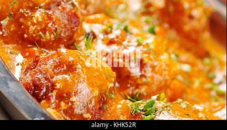 Schwedische Fleischbällchen - Svenska kottbullar mit Rind- und Schweinefleisch Stockfoto