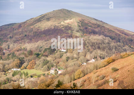 Herbst über die Malvern Hills, Blick nach Norden in Richtung der Worcestershire Beacon, Worcestershire, England, Großbritannien Stockfoto