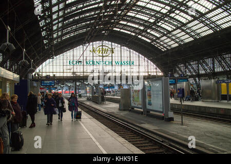 Köln Hauptbahnhof, Innenstadt zentralen Stadtteil und die größte Stadt im deutschen Bundesland Nordrhein-Westfalen in Deutschland, Europa Stockfoto