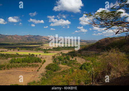 Blick auf das Valle de los ingenios Tal auf der Zuckerrohrplantage, Kuba Stockfoto